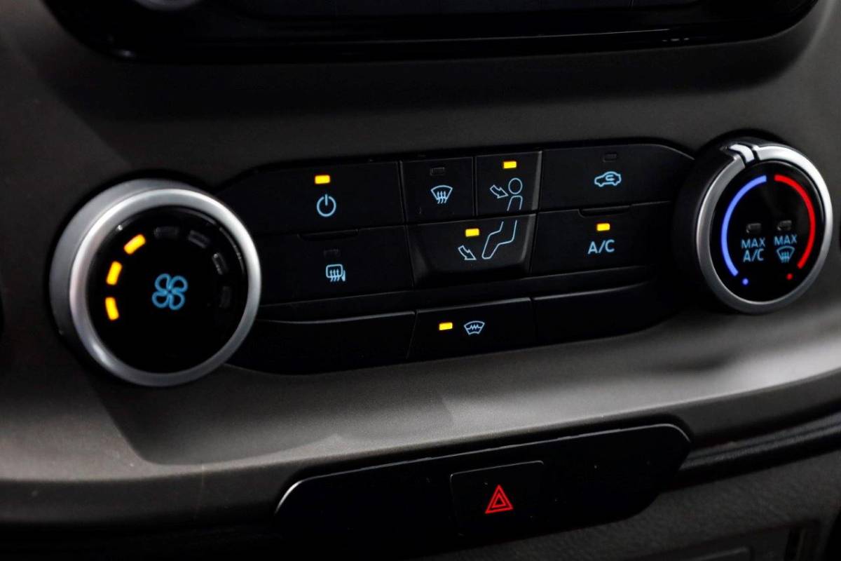 Ford Transit Custom Ford Transit Custom 2.0 TDCI 130pk L2H1 Trend/ Airco/LED/CarPlay 12-2022