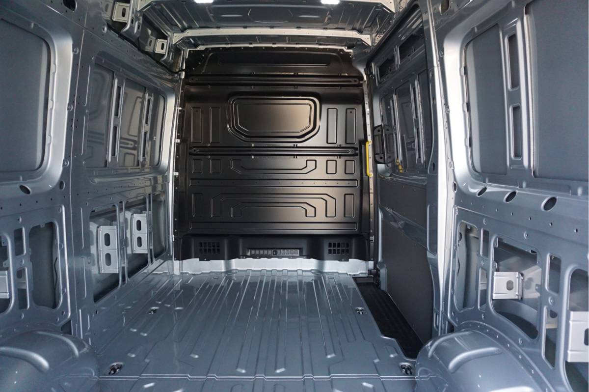 Volkswagen Crafter Volkswagen Crafter 35 177PK L3H3 AUT BPM VRIJ!! Navi, Cam, Adap. Cruise, LED!! NR. 875