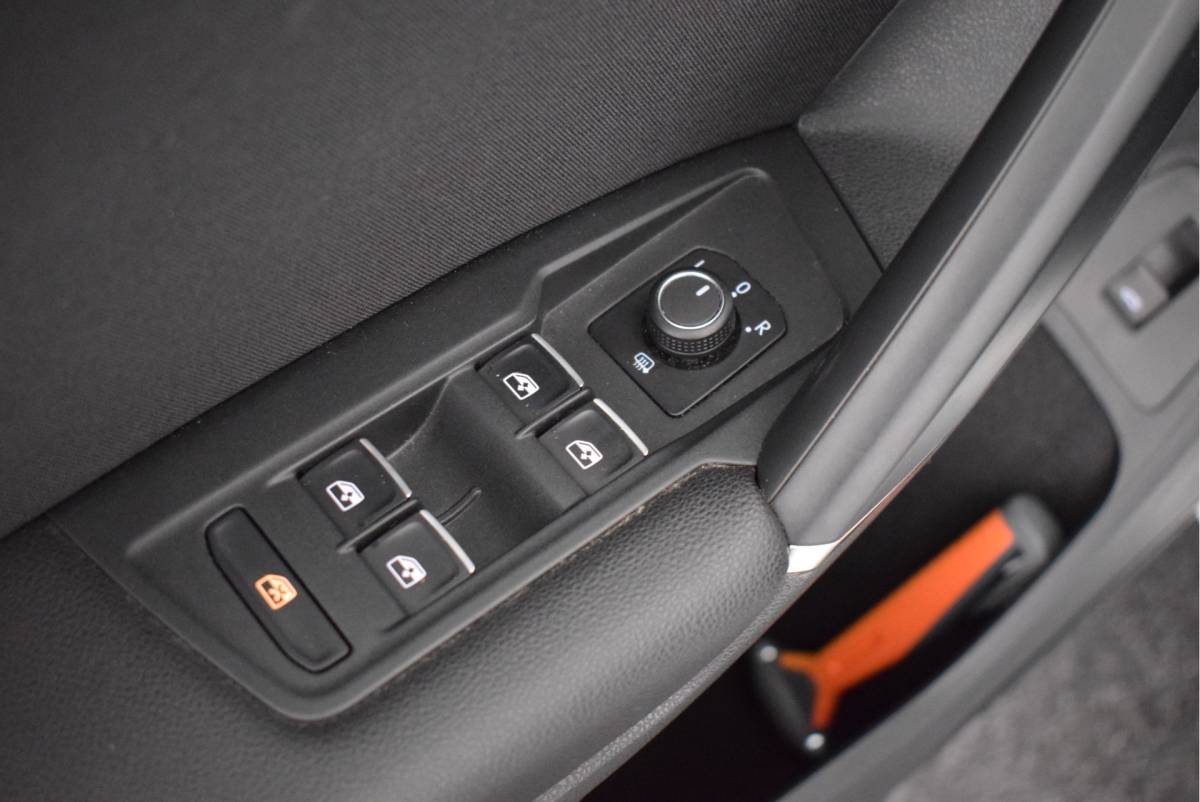 Volkswagen Tiguan Volkswagen Tiguan 1.4 TSI 150pk DSG 4Motion R-Line Highline Virtual Cockpit Led Navigatie