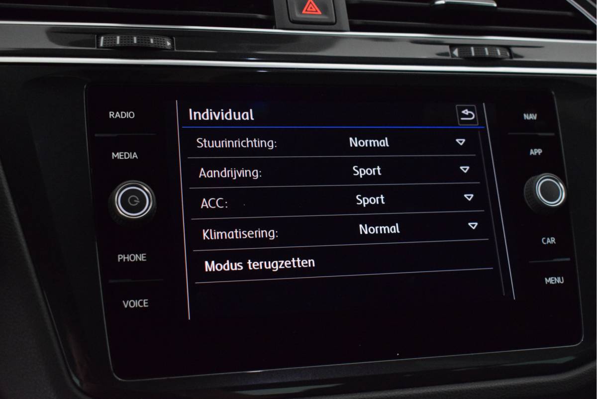 Volkswagen Tiguan Volkswagen Tiguan 1.4 TSI 150pk DSG 4Motion R-Line Highline Virtual Cockpit Led Navigatie