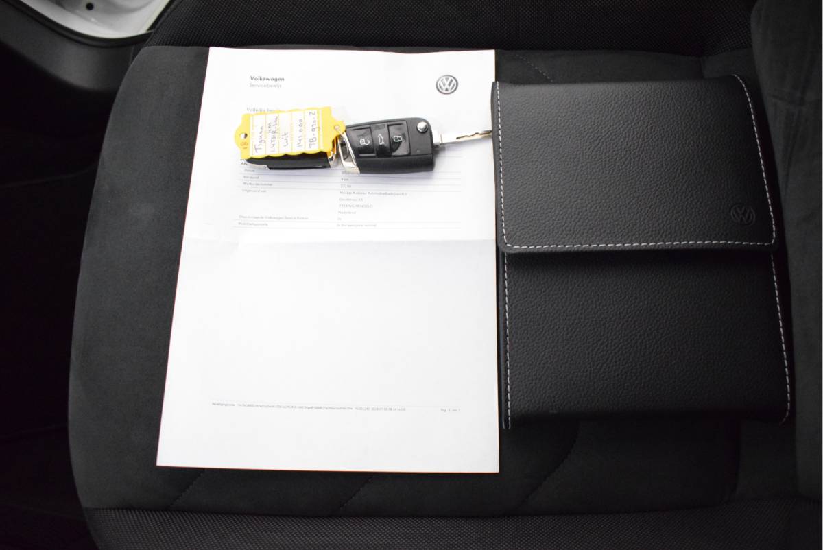 Volkswagen Tiguan Volkswagen Tiguan 1.4 TSI 150pk DSG 4Motion R-Line Highline Virtual Cockpit Led Navigatie