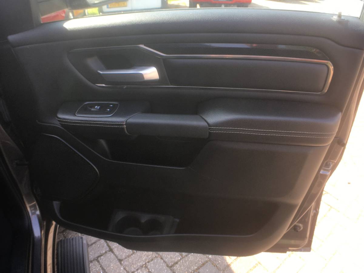 Dodge Ram 1500 Dodge Ram 1500 5.7 V8 4×4 Crew Cab 5’7 Sport Panorama dak, LPG Prins, Navigatie, leder