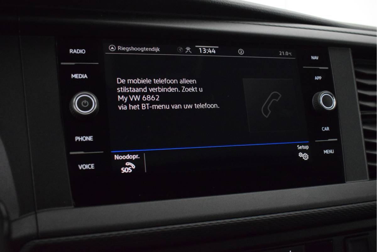 Volkswagen Transporter Volkswagen Transporter 2.0 TDI 150pk DSG L2H1 30 Highline LED Trekhaak Camera Standkachel Navigatie Stoelverwarming