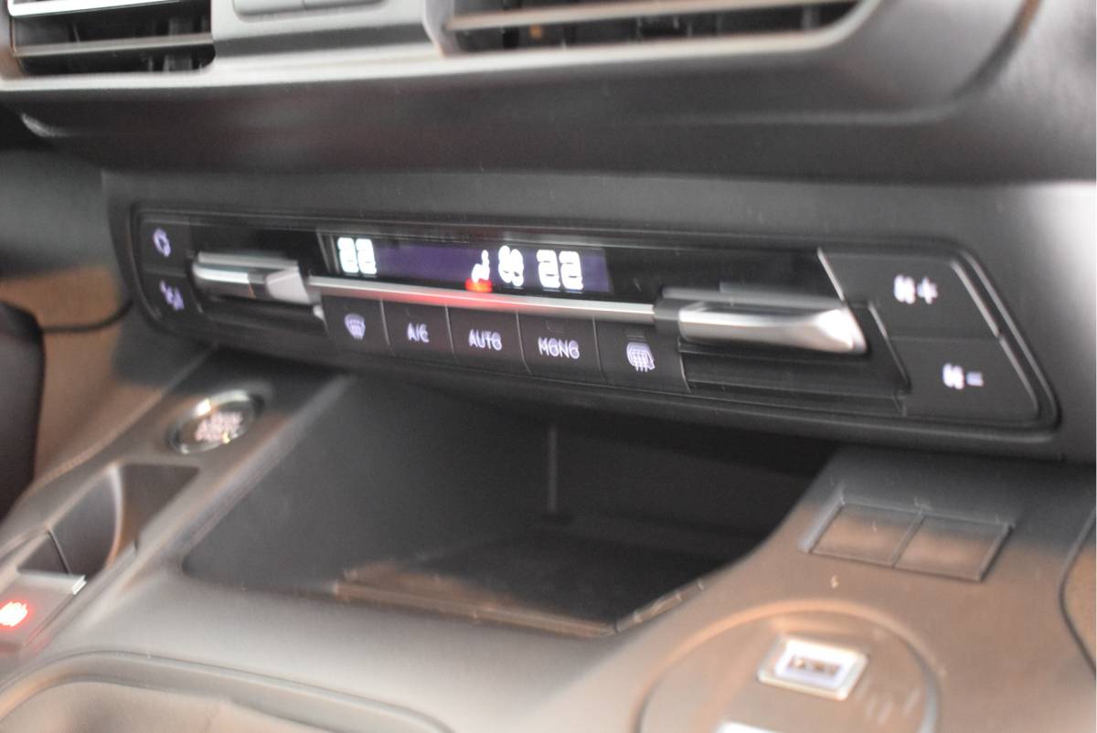 Peugeot Partner Peugeot Partner 1.5 130pk H6 BlueHDi S&S L1 3Pers. Camera Navigatie Climate Control Parkeersensoren