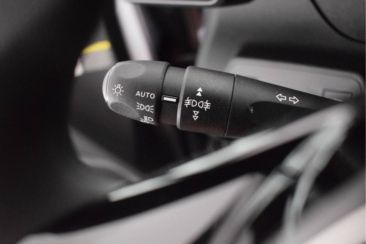 Peugeot Partner Peugeot Partner 1.5 130pk H6 BlueHDi S&S L1 3Pers. Camera Navigatie Climate Control Parkeersensoren