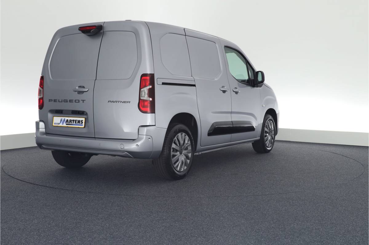 Peugeot Partner Peugeot Partner 1.5 130pk H6 BlueHDi S&S L1 3Pers. Camera Navigatie Climate Control Parkeersensoren