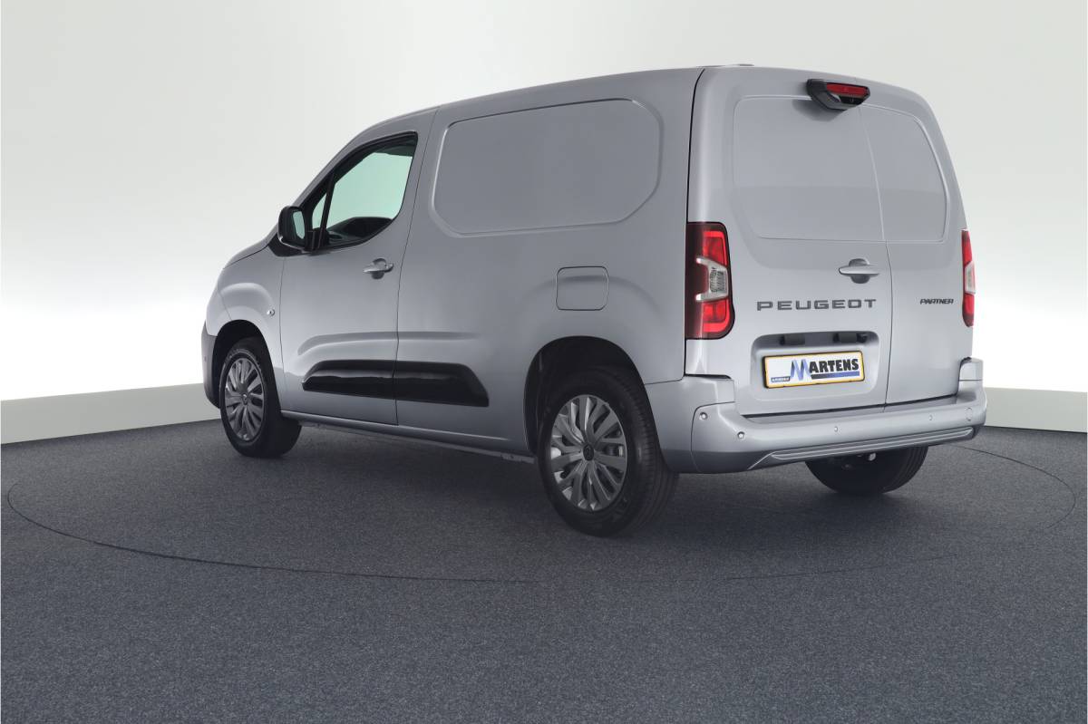Peugeot Partner Peugeot Partner 1.5 130pk H6 BlueHDi S&S L1 3Pers. Camera Navigatie Climate Control Parkeersensoren