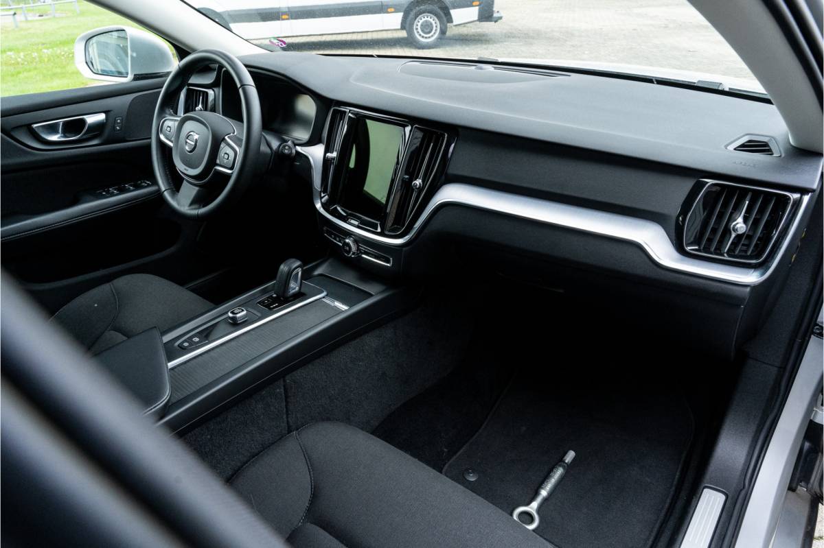 Volvo V60 Volvo V60 2.0 B3 Momentum Advantage >> Motor defect