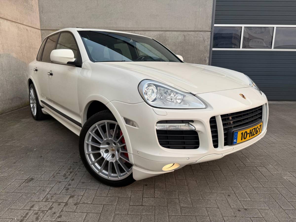 Porsche Cayenne Porsche Cayenne 4.8 GTS, APPLE CARPLAY, PANO, TRK.HK