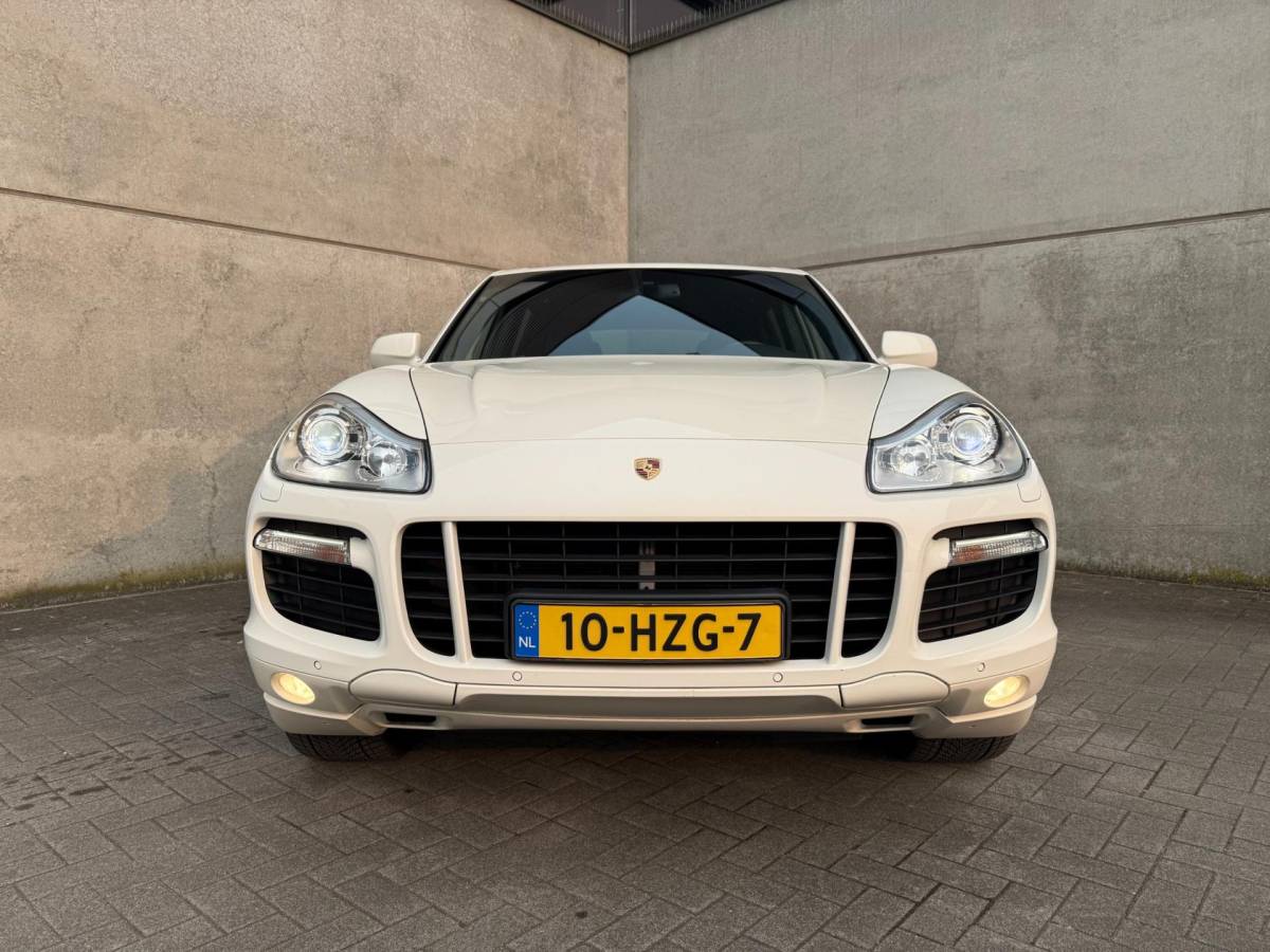 Porsche Cayenne Porsche Cayenne 4.8 GTS, APPLE CARPLAY, PANO, TRK.HK