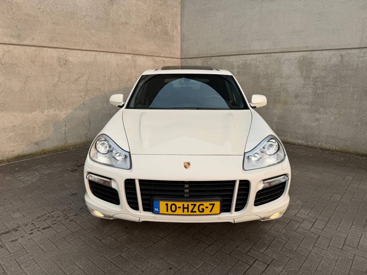 Porsche Cayenne Porsche Cayenne 4.8 GTS, APPLE CARPLAY, PANO, TRK.HK
