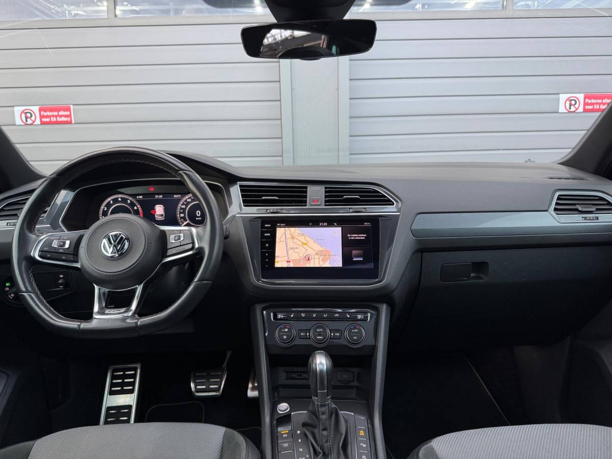 Volkswagen Tiguan Volkswagen Tiguan 2.0 TSI 4Motion R-Line 220 PK | 360°Camera | PANO | NAV