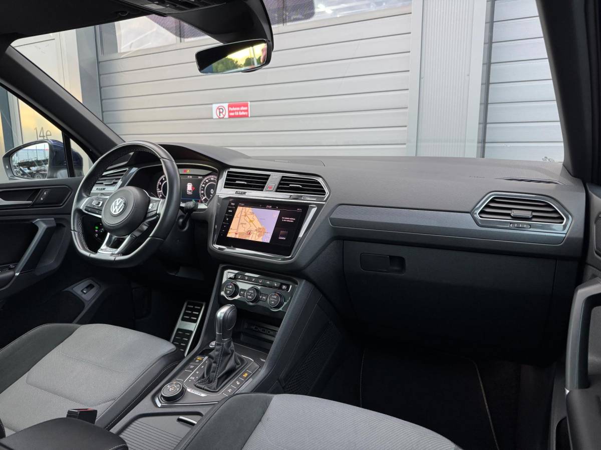 Volkswagen Tiguan Volkswagen Tiguan 2.0 TSI 4Motion R-Line 220 PK | 360°Camera | PANO | NAV