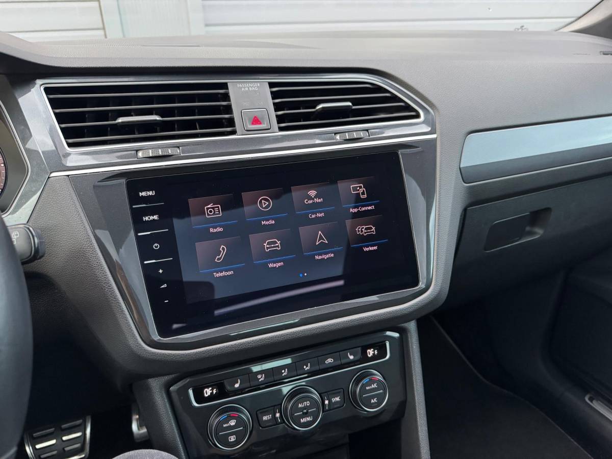Volkswagen Tiguan Volkswagen Tiguan 2.0 TSI 4Motion R-Line 220 PK | 360°Camera | PANO | NAV