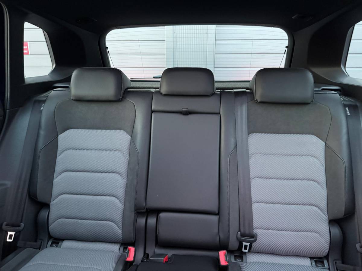 Volkswagen Tiguan Volkswagen Tiguan 2.0 TSI 4Motion R-Line 220 PK | 360°Camera | PANO | NAV