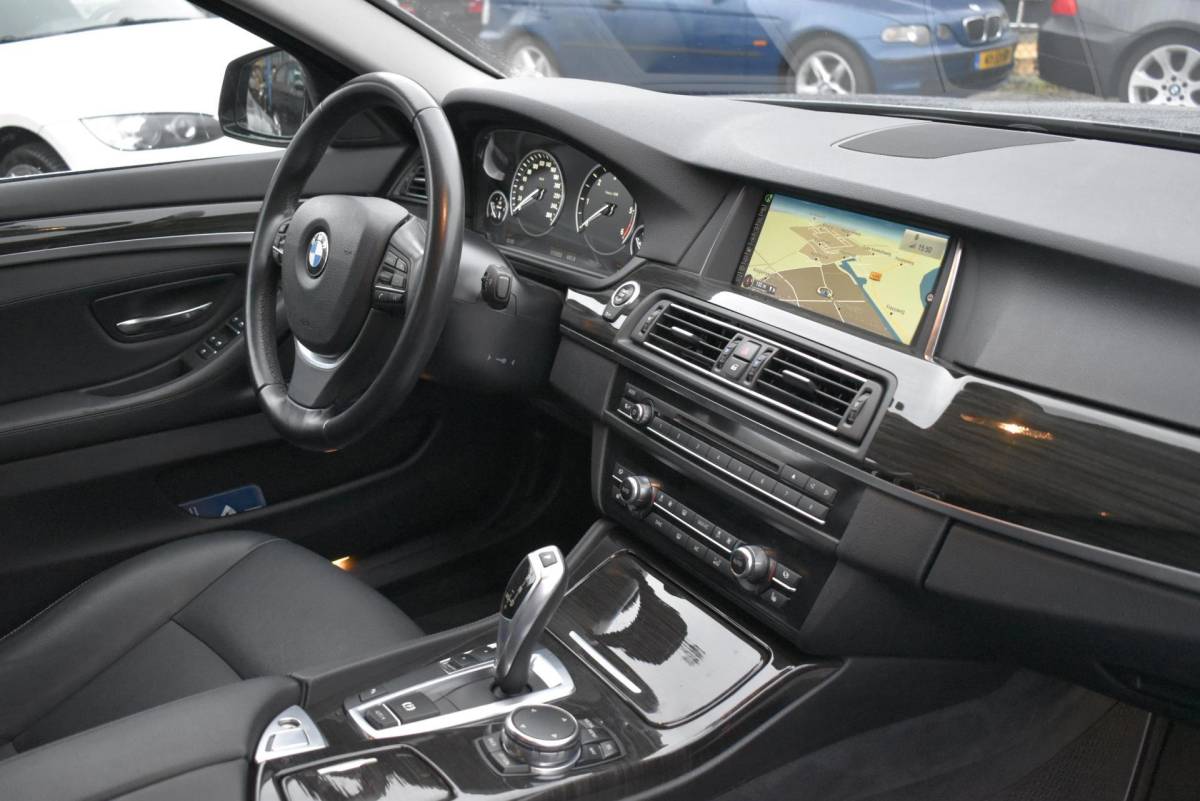 BMW 5 Serie BMW 5-serie 520d High Executive m pakket 121000 kilometer