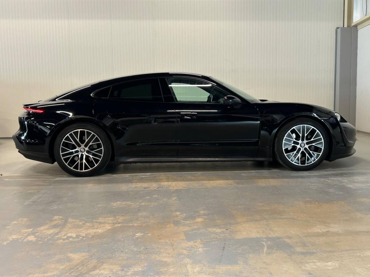 Porsche Taycan Porsche Taycan Performance 84 kWh | SPORT CHRONO | ZONNEDAK | 360 CAMERA | BOSE AUDIO