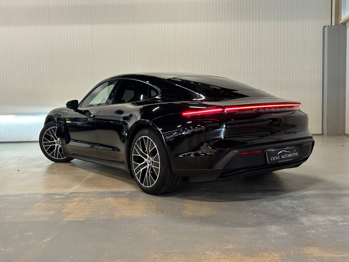 Porsche Taycan Porsche Taycan Performance 84 kWh | SPORT CHRONO | ZONNEDAK | 360 CAMERA | BOSE AUDIO