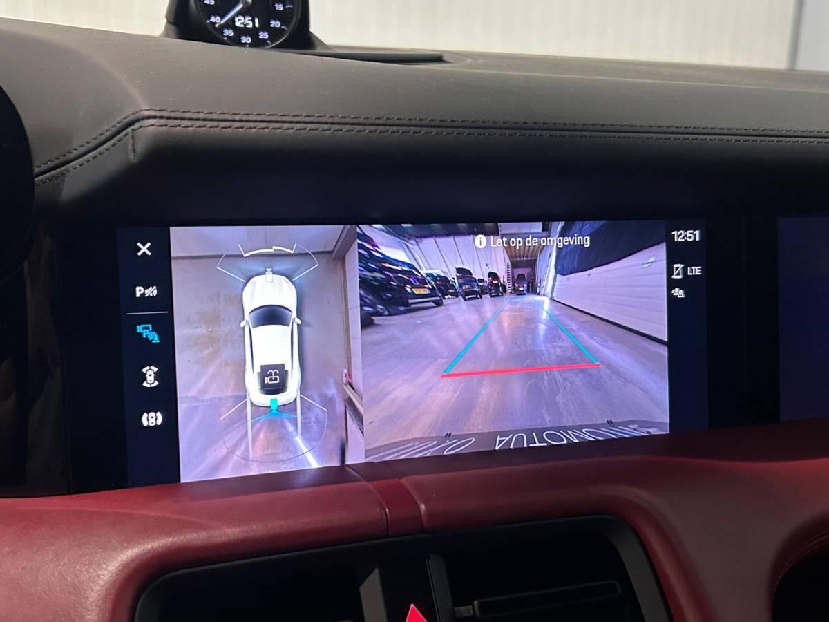Porsche Taycan Porsche Taycan Performance 84 kWh | SPORT CHRONO | ZONNEDAK | 360 CAMERA | BOSE AUDIO