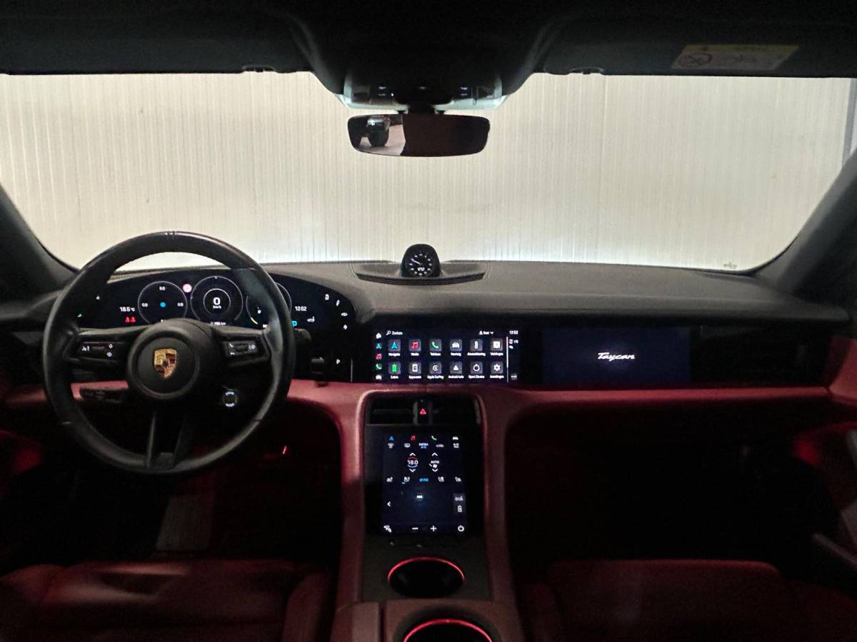 Porsche Taycan Porsche Taycan Performance 84 kWh | SPORT CHRONO | ZONNEDAK | 360 CAMERA | BOSE AUDIO