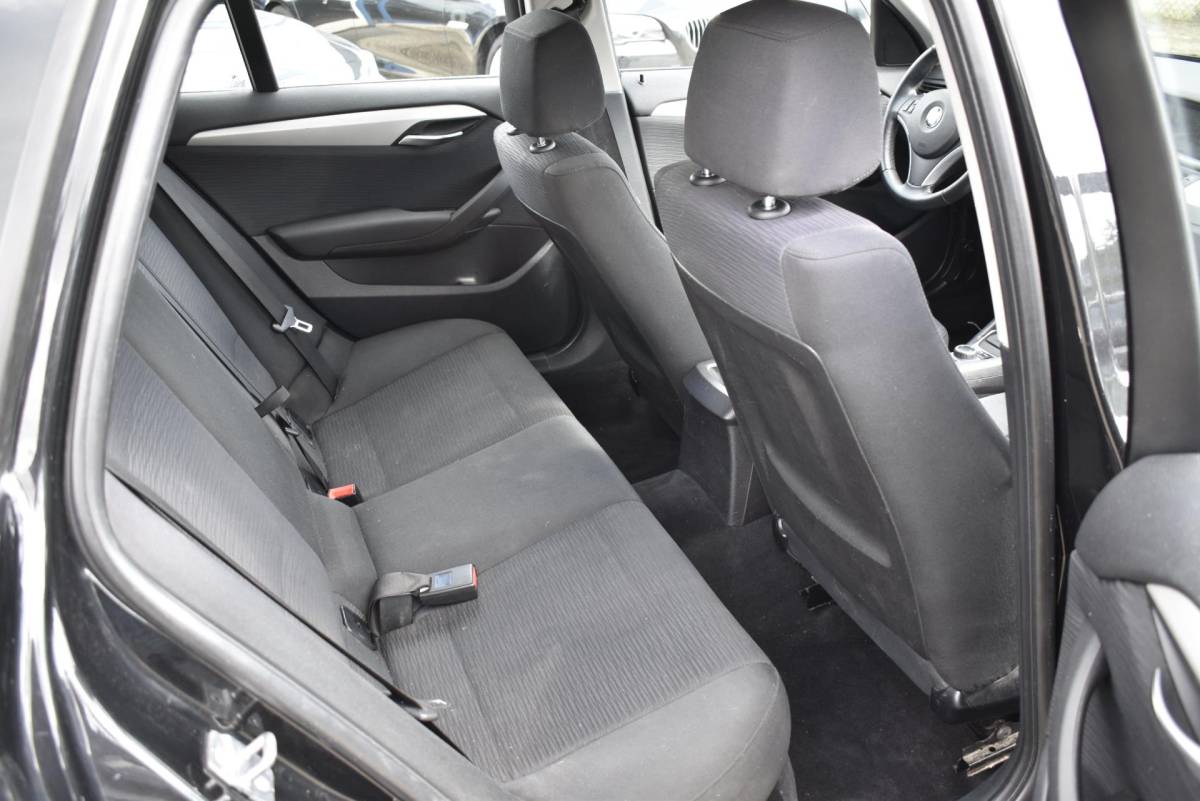 BMW X1 BMW X1 SDrive18i Executive van af oktober youngtimer