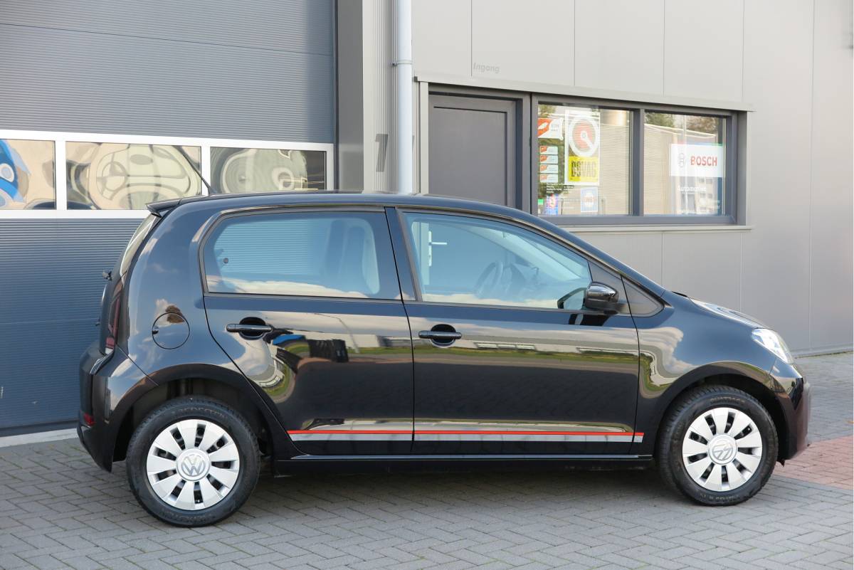 Volkswagen up! Volkswagen Up! 1.0 BMT 60pk move up! , DAB+ radio, Maps&More , Airco , etc Cruisecontrol tegen €550,- meerprijs .