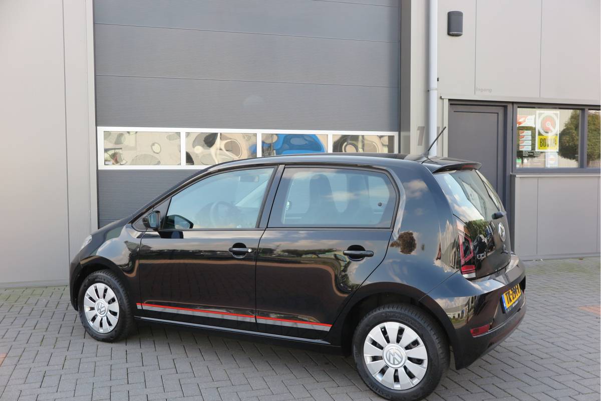 Volkswagen up! Volkswagen Up! 1.0 BMT 60pk move up! , DAB+ radio, Maps&More , Airco , etc Cruisecontrol tegen €550,- meerprijs .