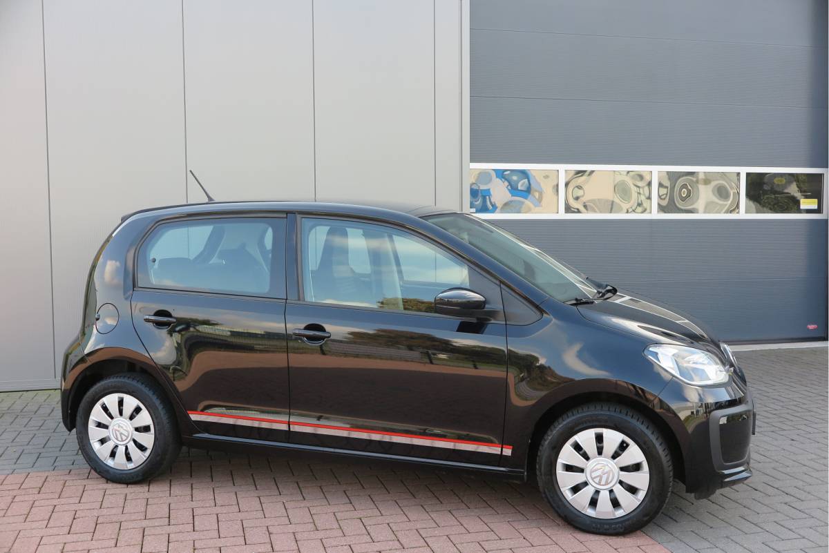 Volkswagen up! Volkswagen Up! 1.0 BMT 60pk move up! , DAB+ radio, Maps&More , Airco , etc Cruisecontrol tegen €550,- meerprijs .
