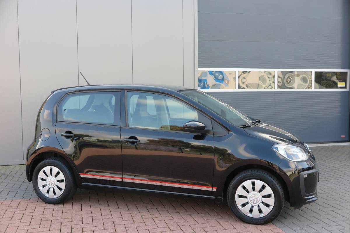 Volkswagen up! Volkswagen Up! 1.0 BMT 60pk move up! , DAB+ radio, Maps&More , Airco , etc Cruisecontrol tegen €550,- meerprijs .