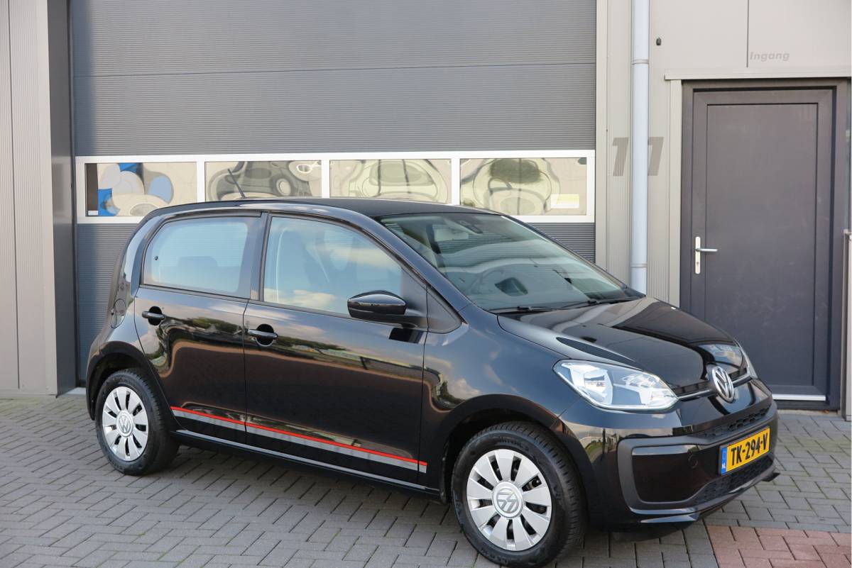 Volkswagen up! Volkswagen Up! 1.0 BMT 60pk move up! , DAB+ radio, Maps&More , Airco , etc Cruisecontrol tegen €550,- meerprijs .