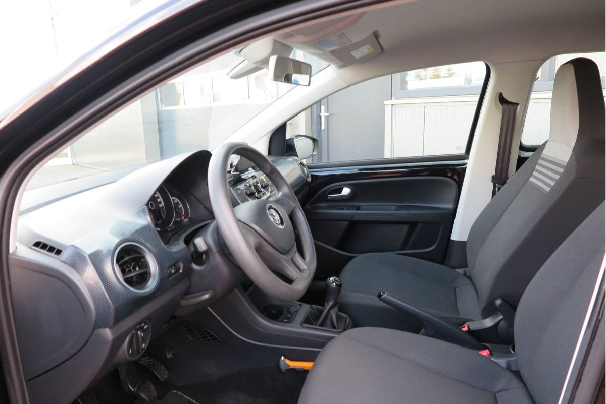 Volkswagen up! Volkswagen Up! 1.0 BMT 60pk move up! , DAB+ radio, Maps&More , Airco , etc Cruisecontrol tegen €550,- meerprijs .
