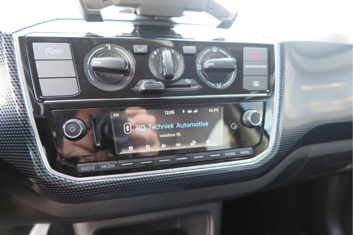 Volkswagen up! Volkswagen Up! 1.0 BMT 60pk move up! , DAB+ radio, Maps&More , Airco , etc Cruisecontrol tegen €550,- meerprijs .