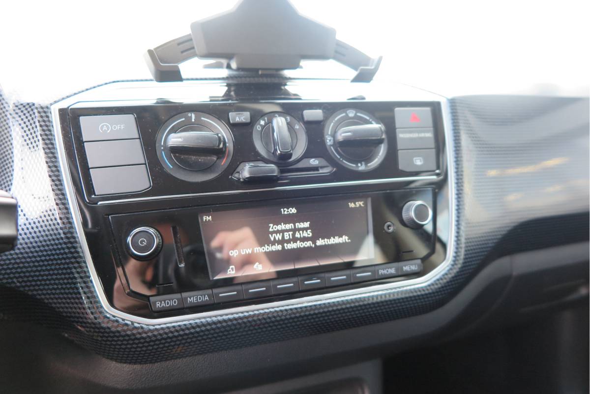 Volkswagen up! Volkswagen Up! 1.0 BMT 60pk move up! , DAB+ radio, Maps&More , Airco , etc Cruisecontrol tegen €550,- meerprijs .