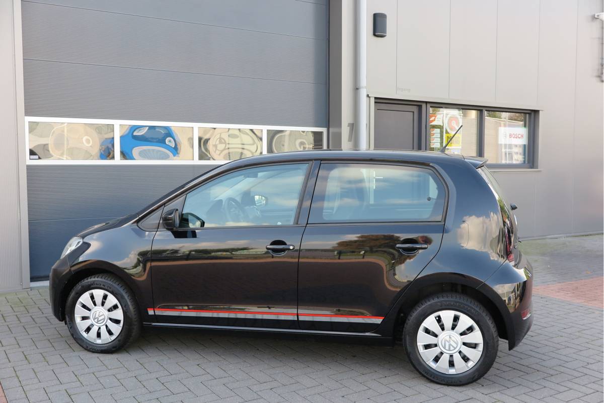 Volkswagen up! Volkswagen Up! 1.0 BMT 60pk move up! , DAB+ radio, Maps&More , Airco , etc Cruisecontrol tegen €550,- meerprijs .
