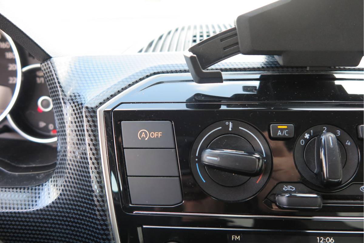 Volkswagen up! Volkswagen Up! 1.0 BMT 60pk move up! , DAB+ radio, Maps&More , Airco , etc Cruisecontrol tegen €550,- meerprijs .