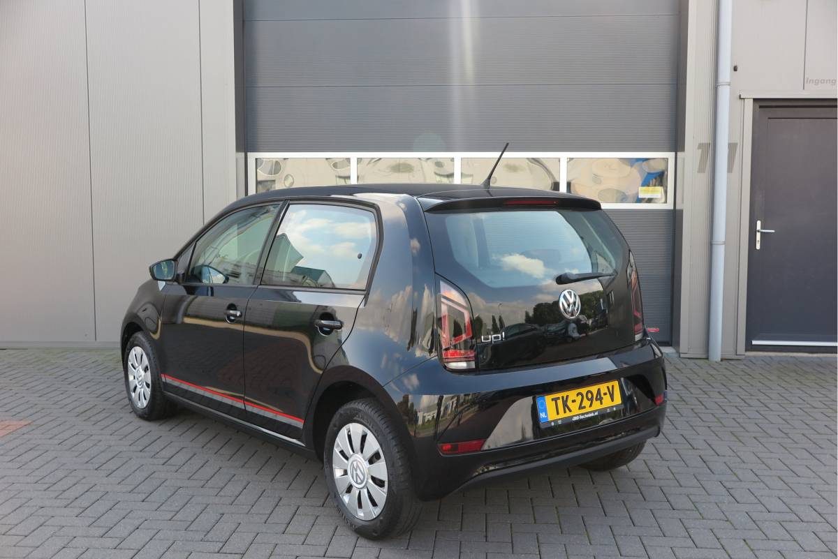 Volkswagen up! Volkswagen Up! 1.0 BMT 60pk move up! , DAB+ radio, Maps&More , Airco , etc Cruisecontrol tegen €550,- meerprijs .