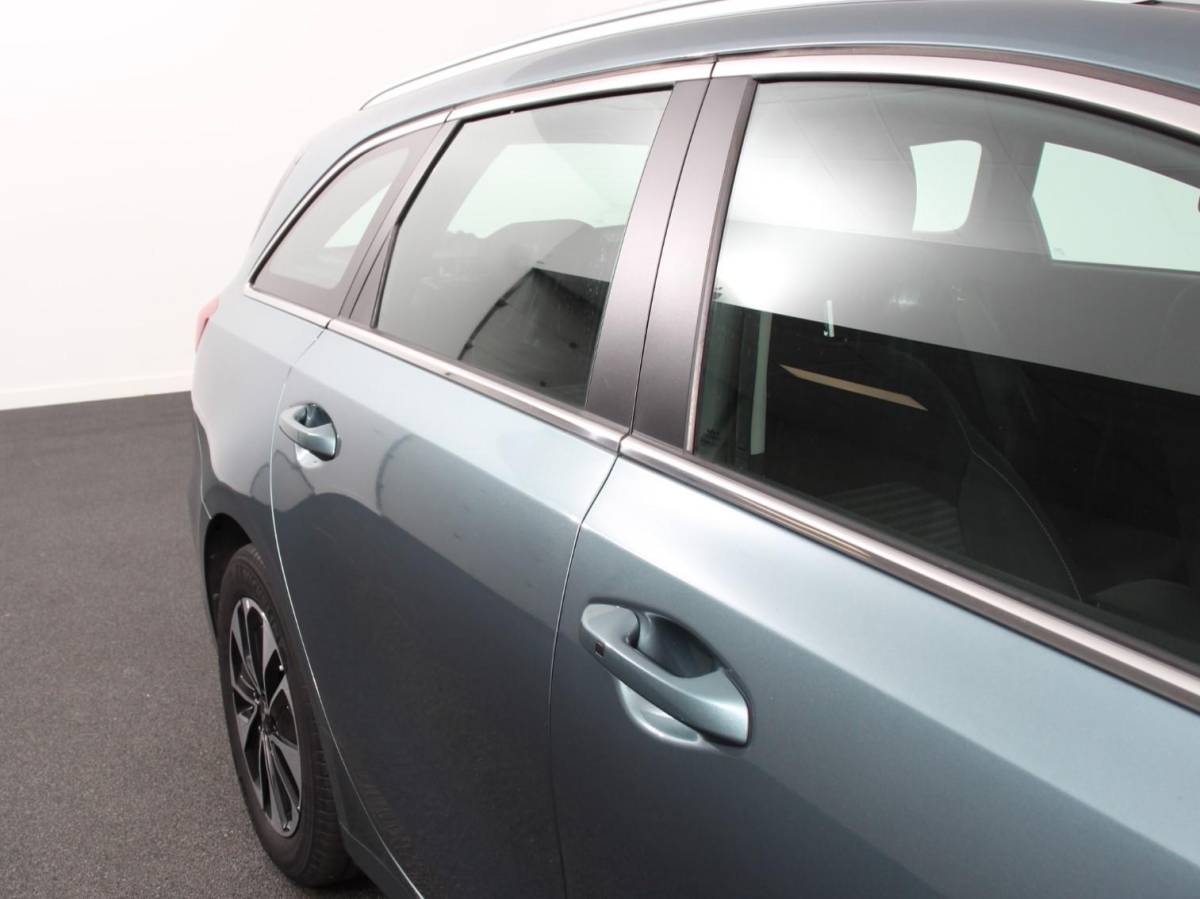 Kia Ceed Sportswagon Kia Ceed Sportswagon 1.6 GDI PHEV DynamicLine Climate control Achteruitrijd camera Cruise control Parkeersensoren LED Lane assist Apple Carplay/ Android auto