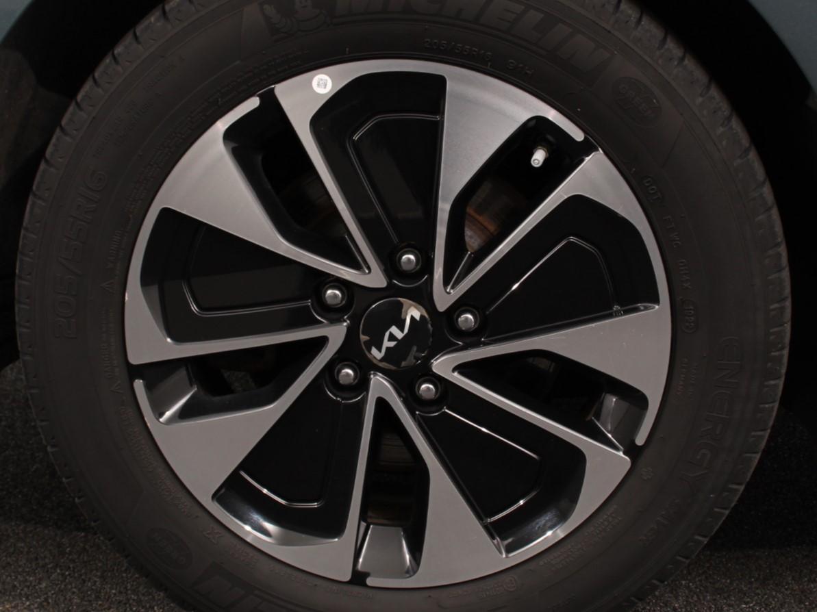 Kia Ceed Sportswagon Kia Ceed Sportswagon 1.6 GDI PHEV DynamicLine Climate control Achteruitrijd camera Cruise control Parkeersensoren LED Lane assist Apple Carplay/ Android auto