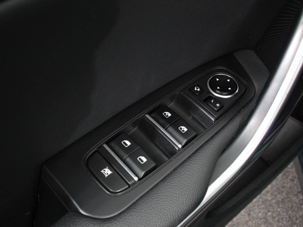 Kia Ceed Sportswagon Kia Ceed Sportswagon 1.6 GDI PHEV DynamicLine Climate control Achteruitrijd camera Cruise control Parkeersensoren LED Lane assist Apple Carplay/ Android auto