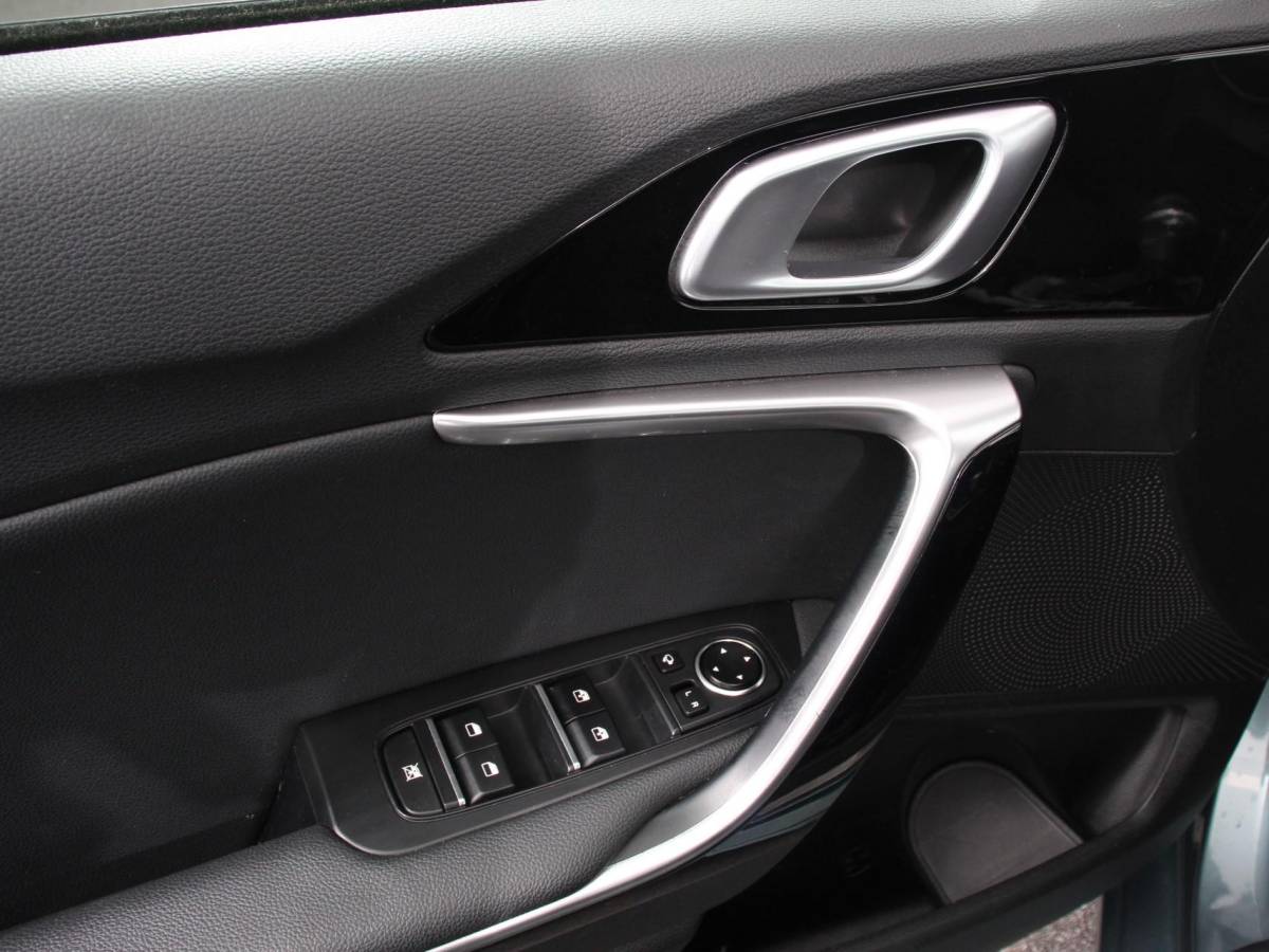 Kia Ceed Sportswagon Kia Ceed Sportswagon 1.6 GDI PHEV DynamicLine Climate control Achteruitrijd camera Cruise control Parkeersensoren LED Lane assist Apple Carplay/ Android auto