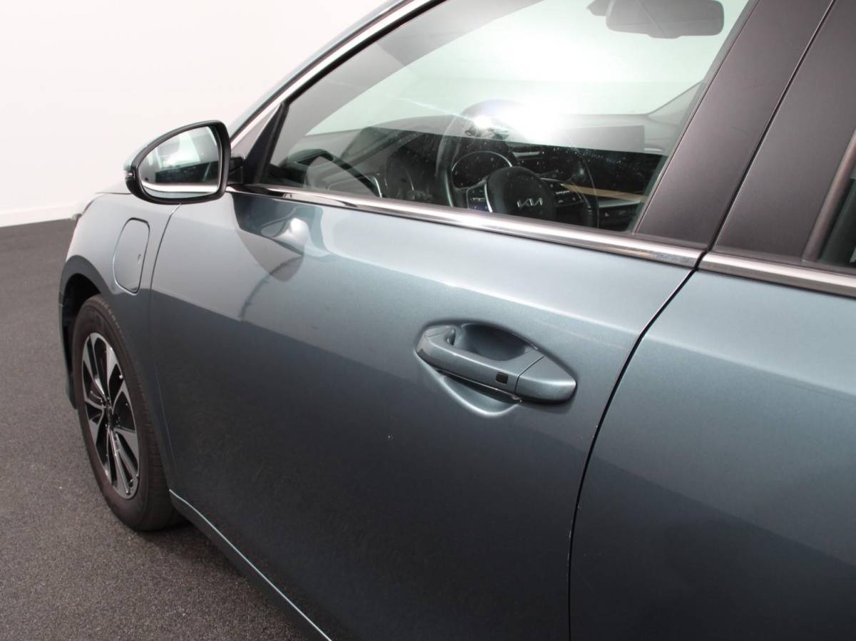 Kia Ceed Sportswagon Kia Ceed Sportswagon 1.6 GDI PHEV DynamicLine Climate control Achteruitrijd camera Cruise control Parkeersensoren LED Lane assist Apple Carplay/ Android auto