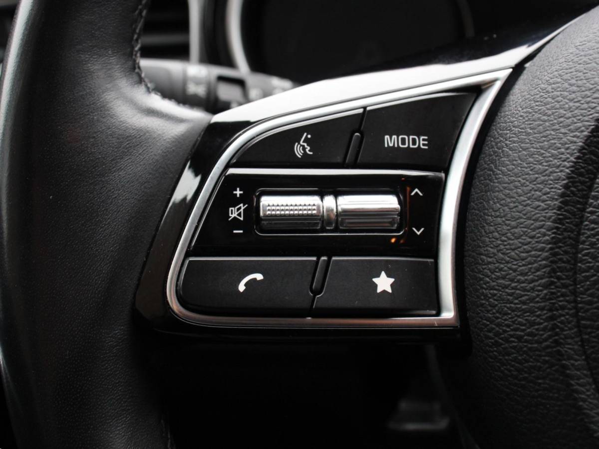 Kia Ceed Sportswagon Kia Ceed Sportswagon 1.6 GDI PHEV DynamicLine Climate control Achteruitrijd camera Cruise control Parkeersensoren LED Lane assist Apple Carplay/ Android auto