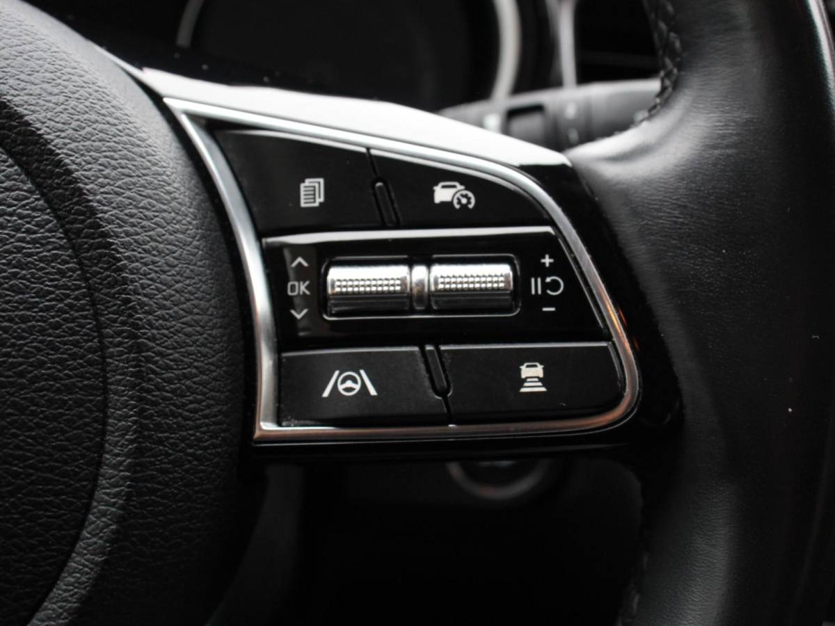 Kia Ceed Sportswagon Kia Ceed Sportswagon 1.6 GDI PHEV DynamicLine Climate control Achteruitrijd camera Cruise control Parkeersensoren LED Lane assist Apple Carplay/ Android auto