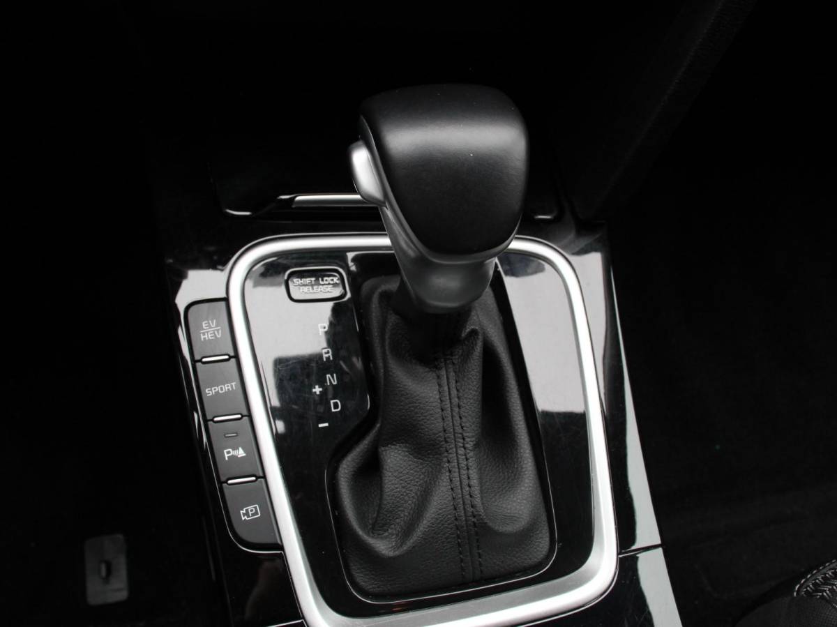 Kia Ceed Sportswagon Kia Ceed Sportswagon 1.6 GDI PHEV DynamicLine Climate control Achteruitrijd camera Cruise control Parkeersensoren LED Lane assist Apple Carplay/ Android auto