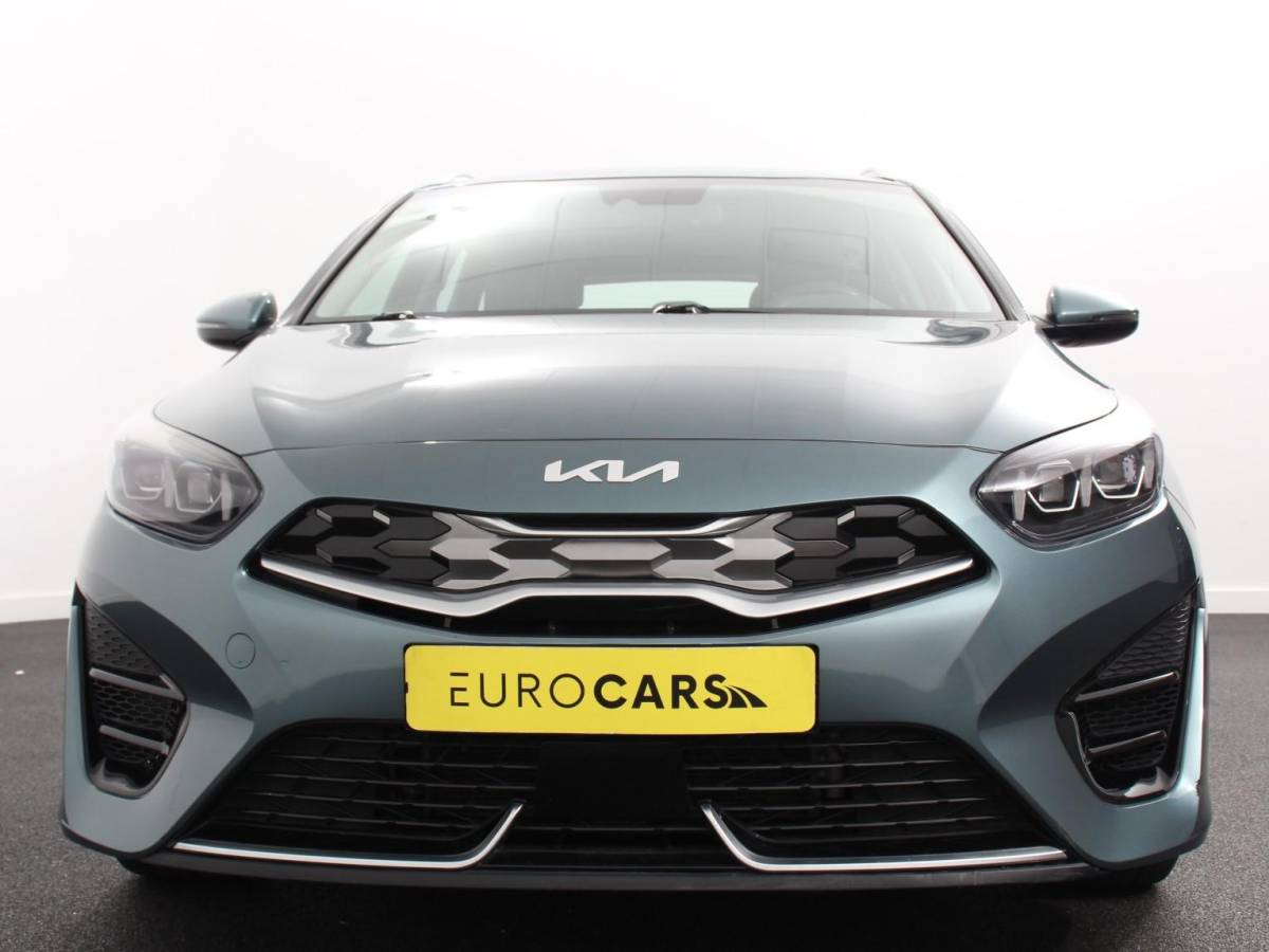 Kia Ceed Sportswagon Kia Ceed Sportswagon 1.6 GDI PHEV DynamicLine Climate control Achteruitrijd camera Cruise control Parkeersensoren LED Lane assist Apple Carplay/ Android auto