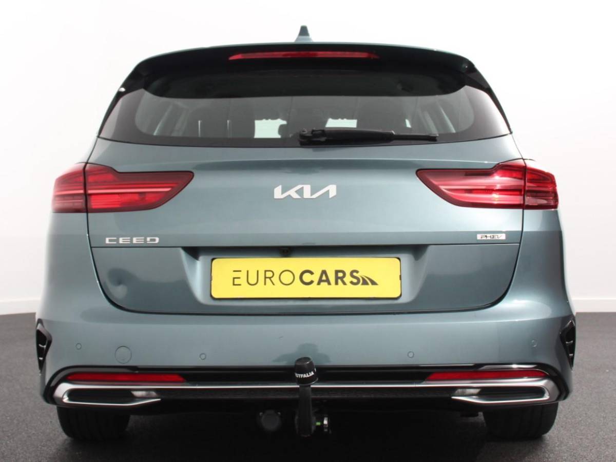 Kia Ceed Sportswagon Kia Ceed Sportswagon 1.6 GDI PHEV DynamicLine Climate control Achteruitrijd camera Cruise control Parkeersensoren LED Lane assist Apple Carplay/ Android auto