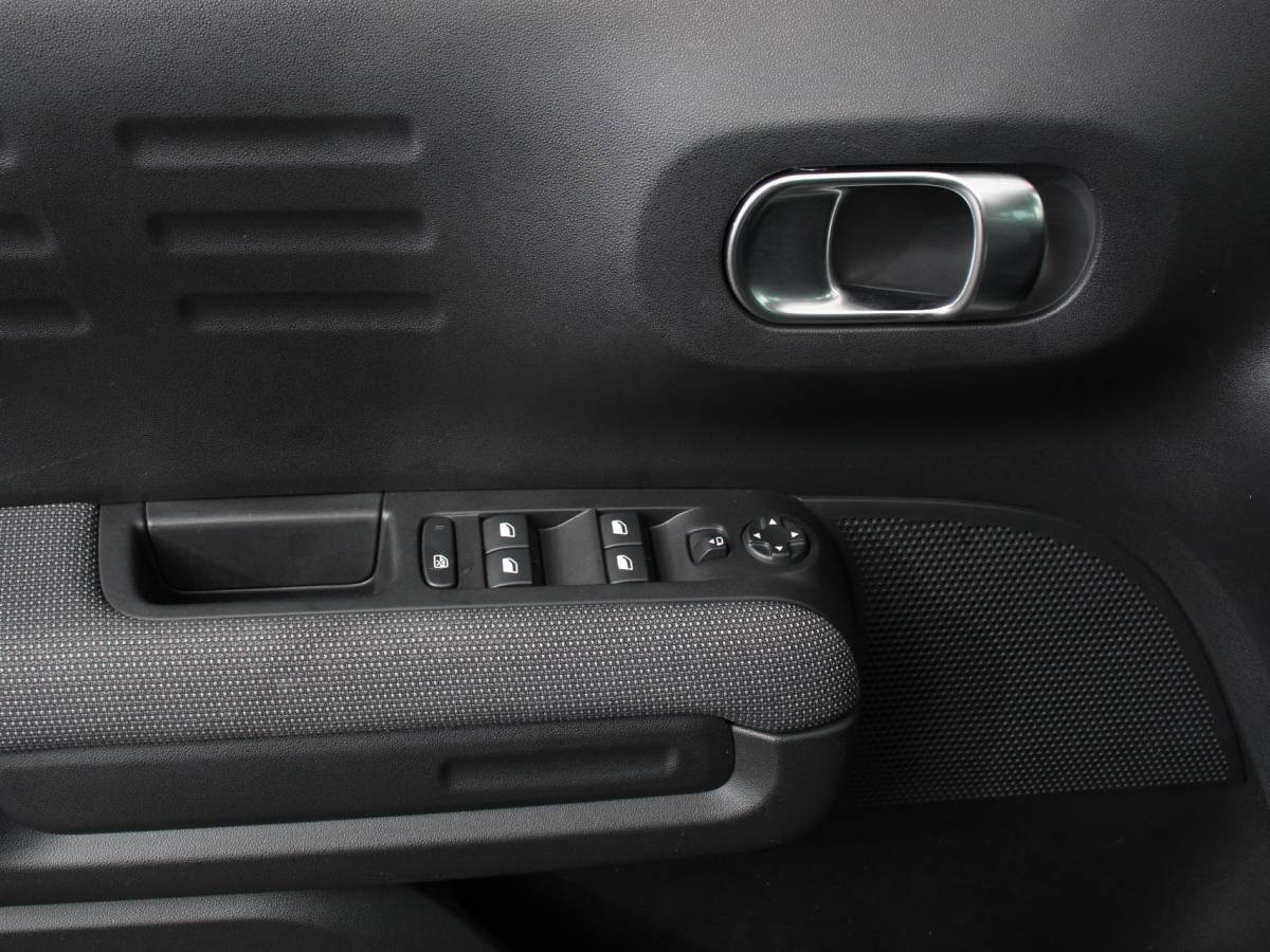 Citroën C3 Aircross Citroen C3 Aircross 1.2 PureTech 110pk You Navigatie | Apple Carplay/Android Auto | Climate Control | Cruise Control | Dab | Parkeer sensoren