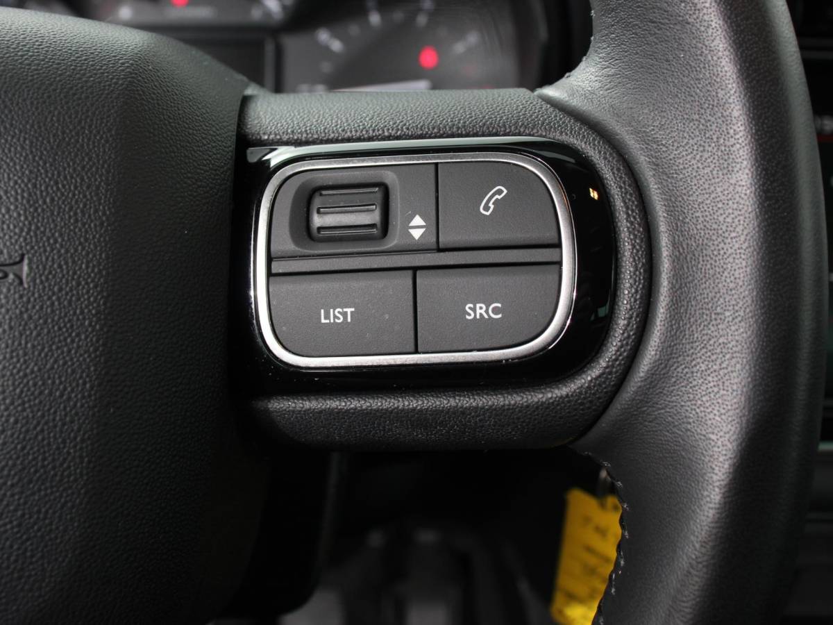 Citroën C3 Aircross Citroen C3 Aircross 1.2 PureTech 110pk You Navigatie | Apple Carplay/Android Auto | Climate Control | Cruise Control | Dab | Parkeer sensoren