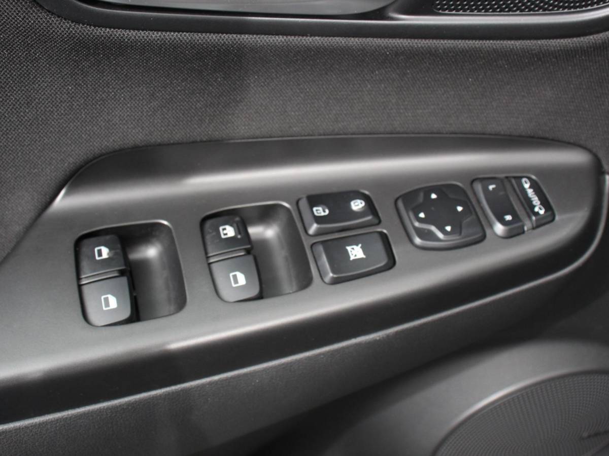 Hyundai Kona Hyundai Kona 1.0 T-GDI Comfort Climate control Cruise control Parkeersensoren LED Keyless Navigatie Apple Carplay/ Android Auto