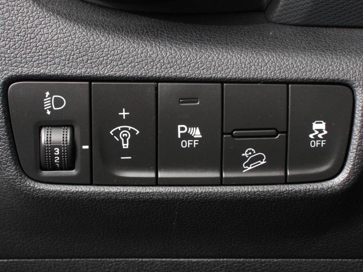Hyundai Kona Hyundai Kona 1.0 T-GDI Comfort Climate control Cruise control Parkeersensoren LED Keyless Navigatie Apple Carplay/ Android Auto